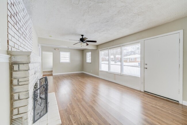 Photo - 110 De Smet Dr