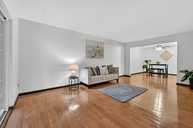 Photo - 1040 Pinegate Dr