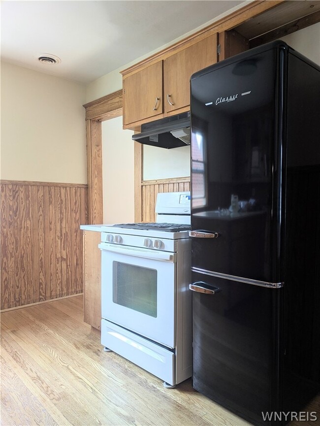 Building Photo - 47 Bridgeman St