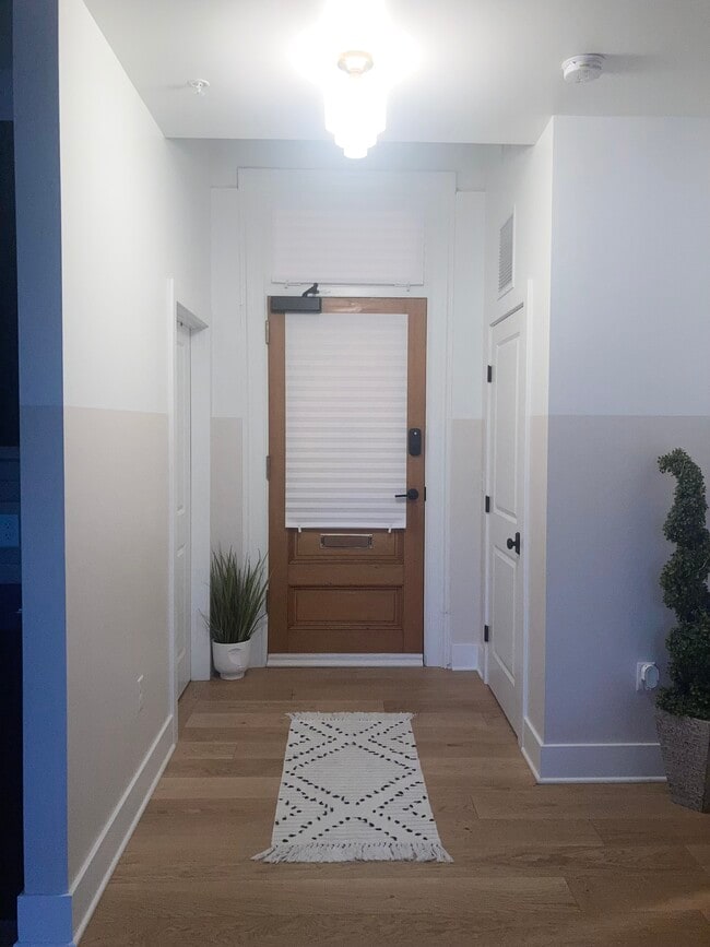 Photo - City Hall Unidad 307