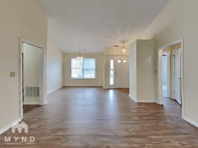 Photo - 704 Treyburn Lakes Way