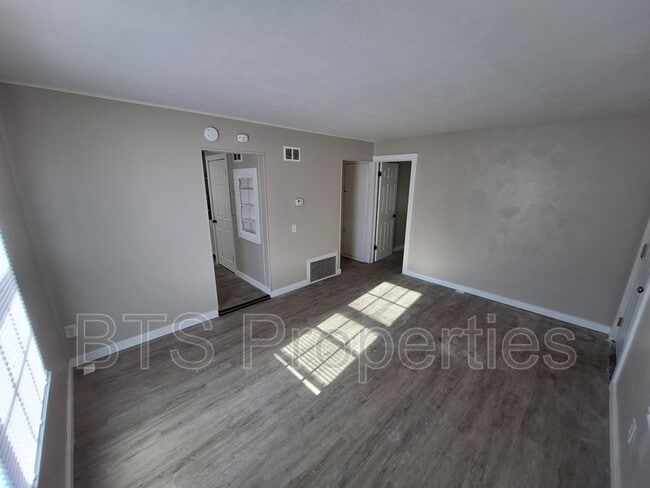 Photo - 1627 N Valley Ave