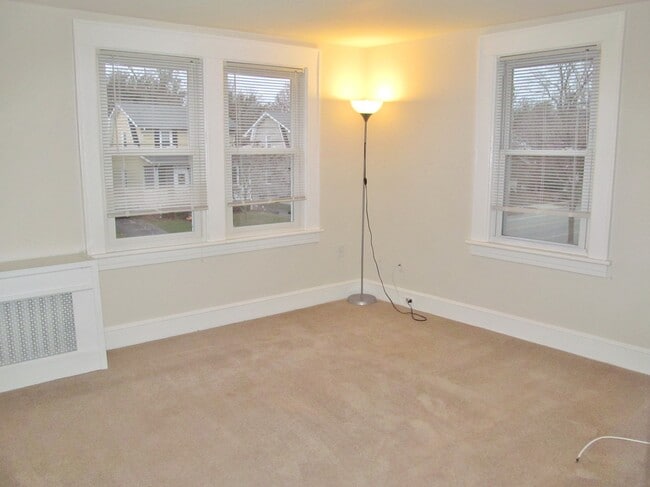 Building Photo - 146 E Cliff St Unit 2