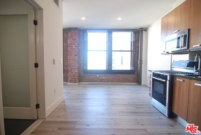 Photo - 460 S Spring St Unit 608