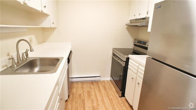 Building Photo - 37 Ferris Ave Unit 12 Rental
