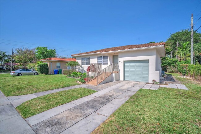 Photo - 2420 SW 21st Ave Casa