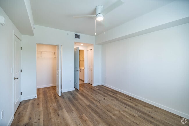 1 habitación, 1 baño - 670 pies cuadrados - Dormitorio principal - Adrian Builders at Eureka