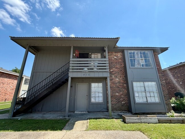 Photo - 416 Marigny Cir