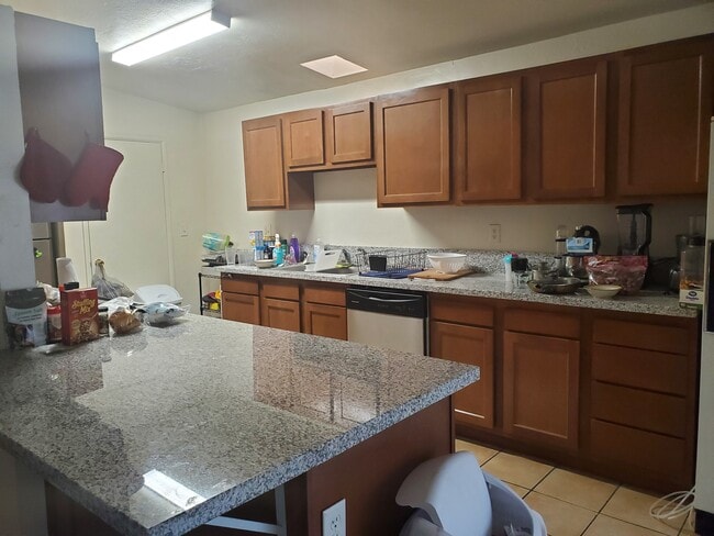 Photo - 846 E Waverly St