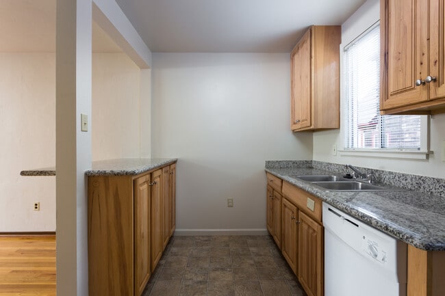 Photo - 6605-6605 Moeser Ln Unit 6601