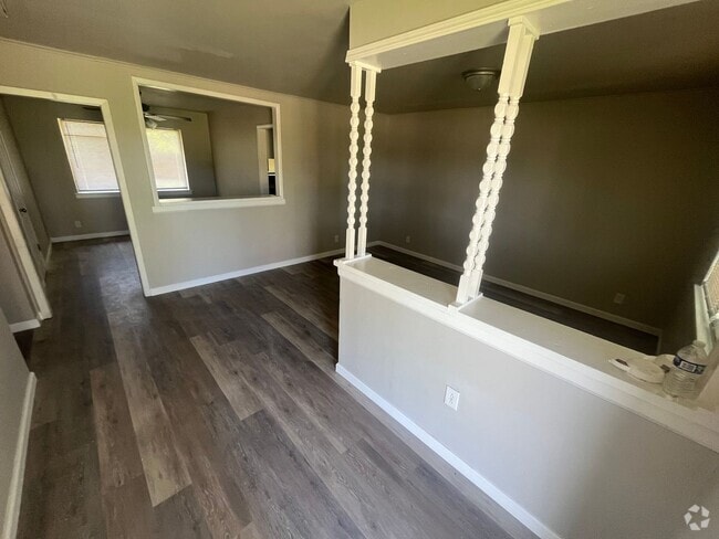 Building Photo - 46332 n Frankfort ave Rental