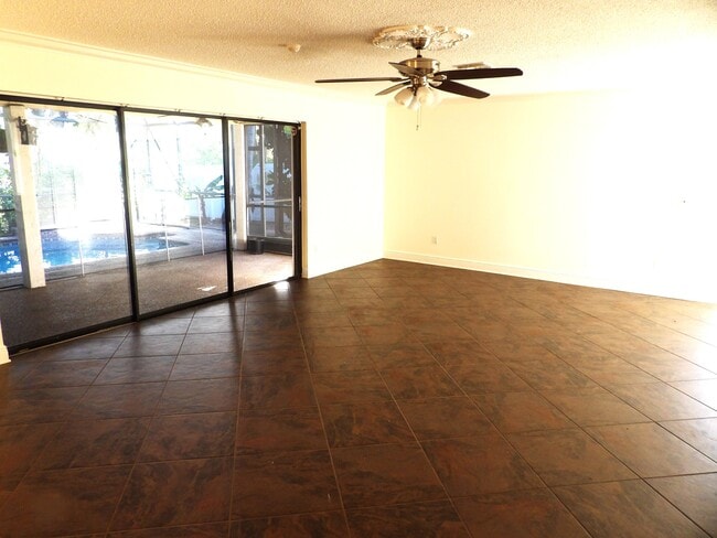 Photo - 4045 Birchwood Dr