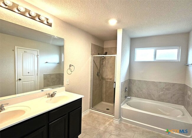 Photo - 181 Harley Hay