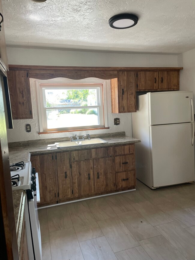 Photo - 35949 Hiawatha Blvd