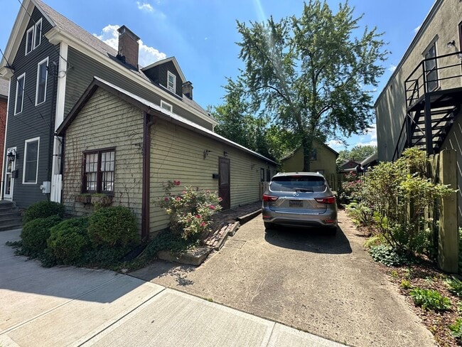 Building Photo - 199 E Whittier St Unit 199