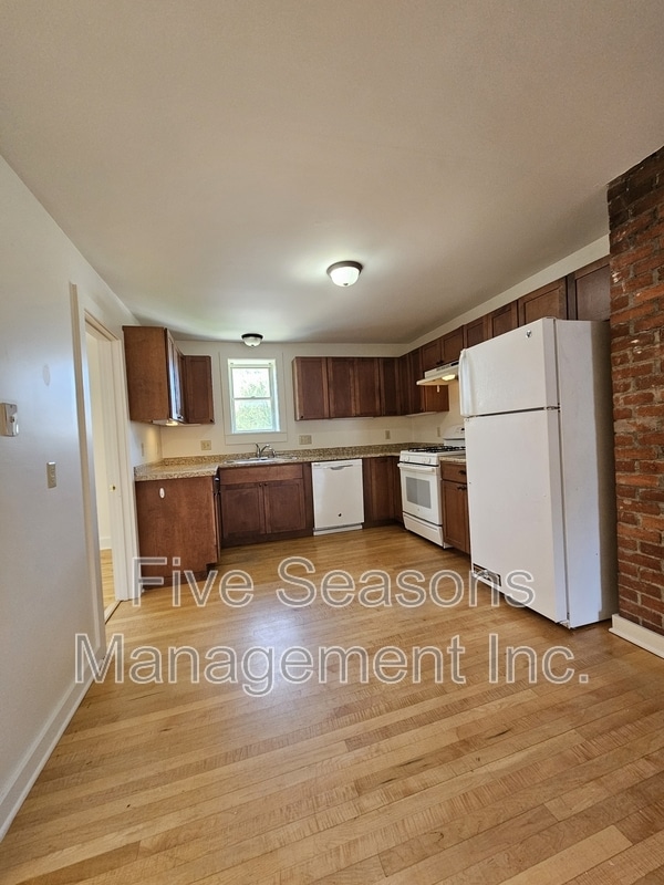 Photo - 49 Intervale Ave