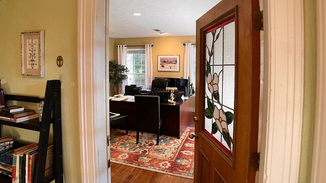 Photo - 1710 N State St