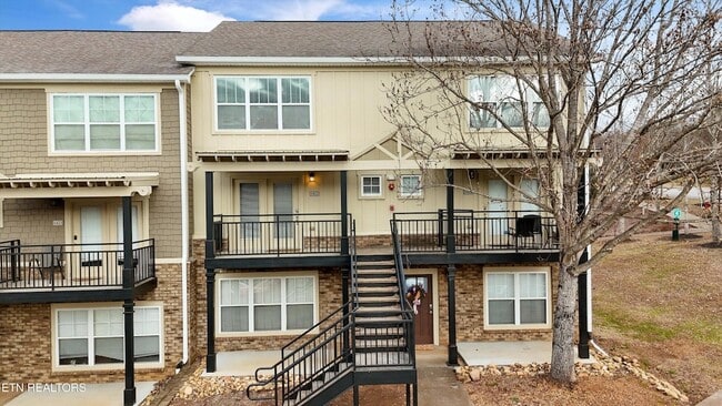 Building Photo - 1121 Tree Top Way Unit 1422