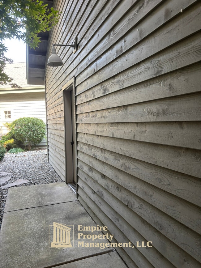 Photo - 502 Guthrie Place