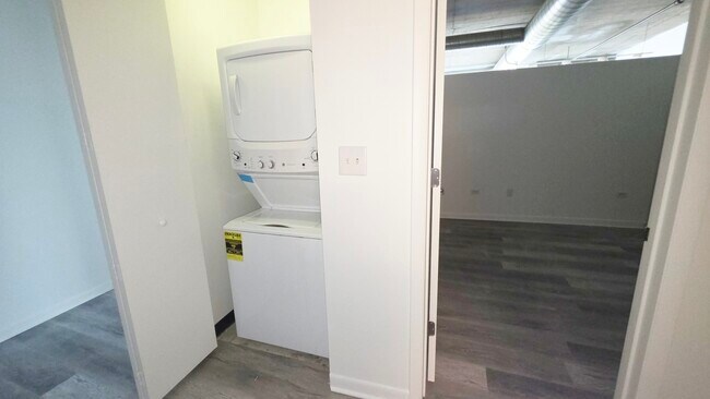 Photo - 1550 S Blue Island Ave Unit 722