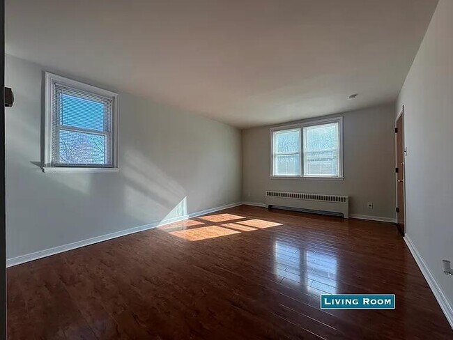 Photo - 6536 Crescentville Rd