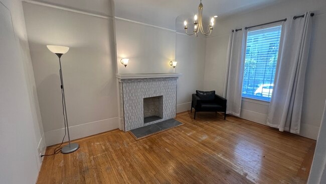 1st Bedroom - 622-626 Leavenworth St Unidad 622