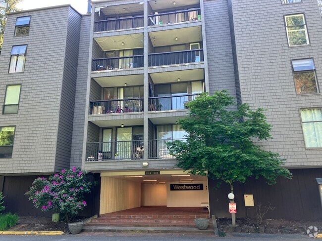 Building Photo - Fully Renovated Redmond 1 Bedroom Rental