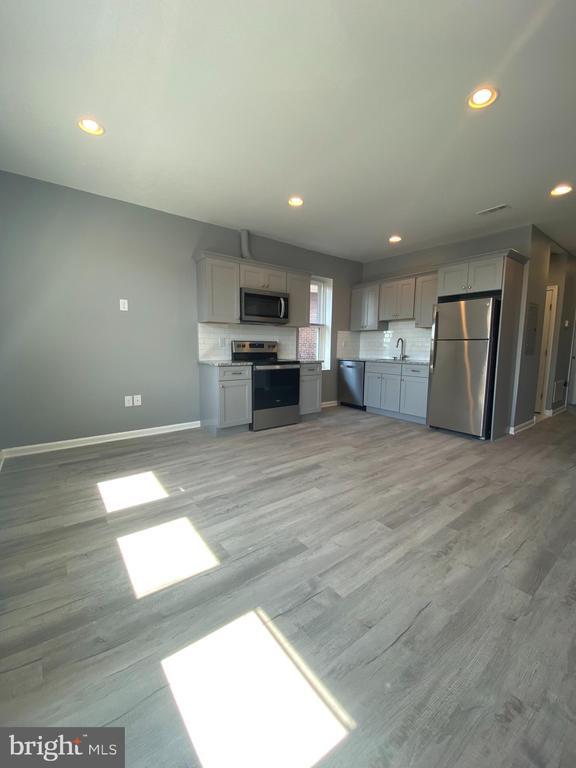 Building Photo - 22 S 51st St Unit 3