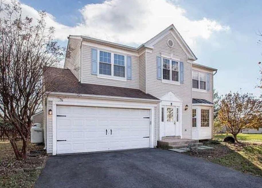 Photo - 2 Newmarket Ct
