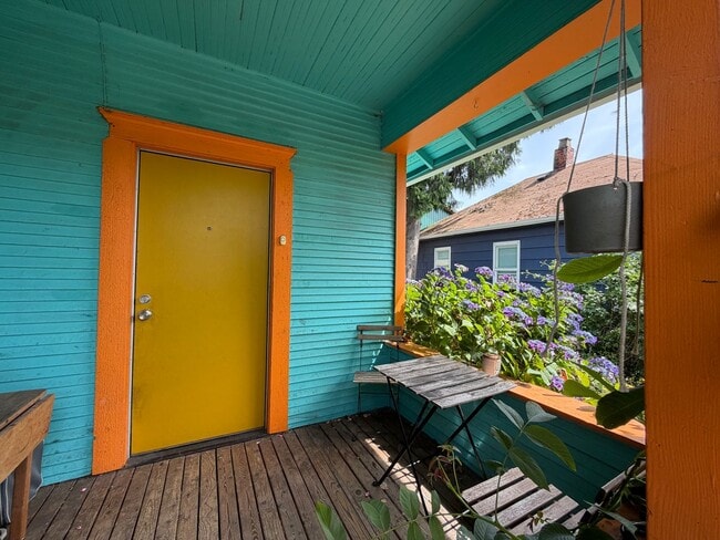 Photo - Charming 1,100 Sq Ft 2BR Home in South Park - Prime Seattle Location - Washer/Dryer in Unit!