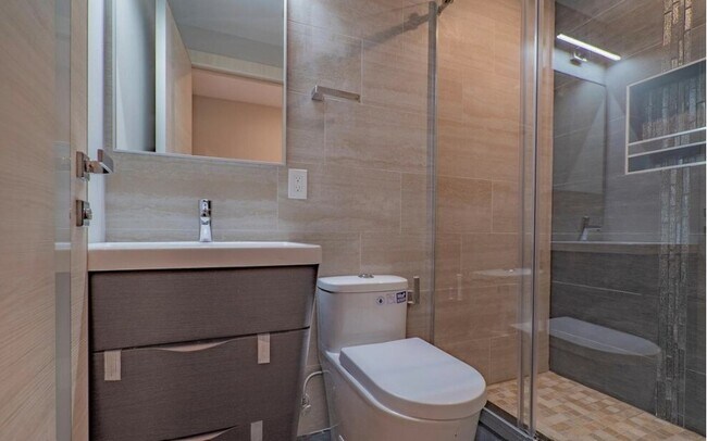 Photo - 2142 W Master St