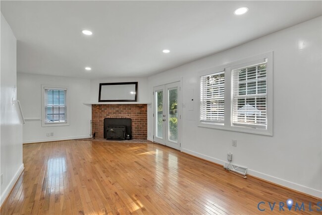 Photo - 2222 Early Settlers Rd