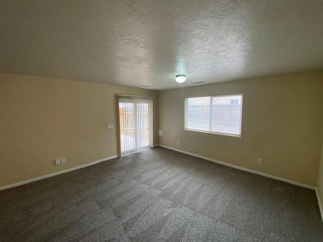 Photo - 3 Bedroom, 2 Bathroom Twin Home