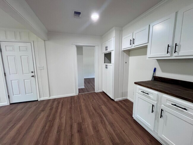 Photo - 147 Beech St