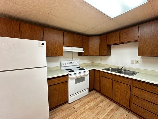 Building Photo - 4049 Fahrenkamp Ave Unit 2 Rental