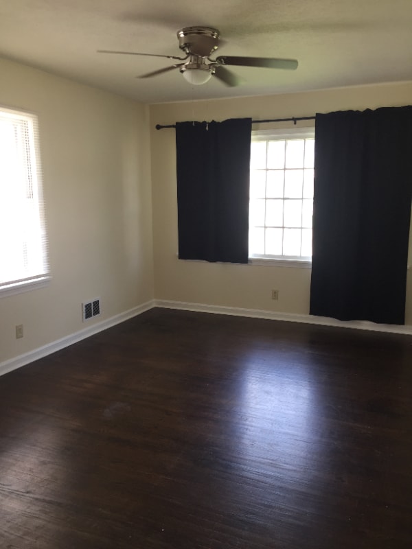 Photo - 1400 Sale Ave