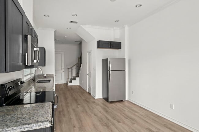 Photo - 3241 Real St Unit B