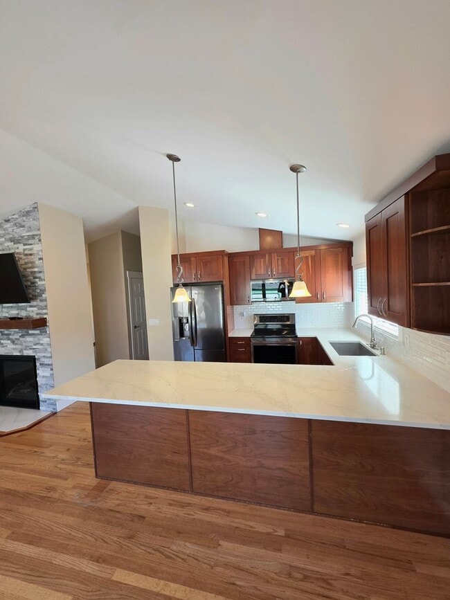 Photo - Auburn west hill 4 bedroom and 3 bathroom well maintained home.  Available NOW!