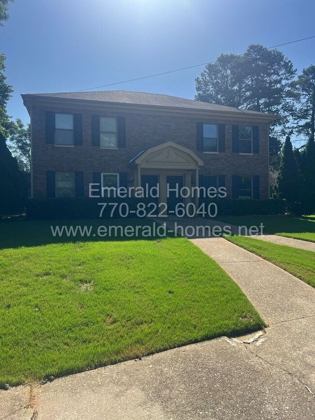 Building Photo - READY NOW!!! 2 bedroom townhouse available in Lawrenceville!