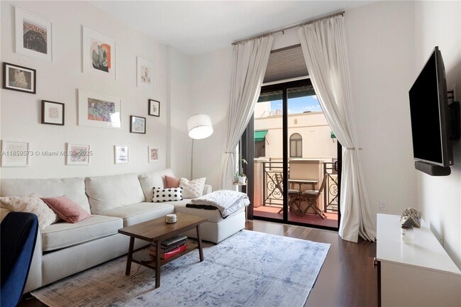 Building Photo - 1805 Ponce de Leon Unit 818 Rental