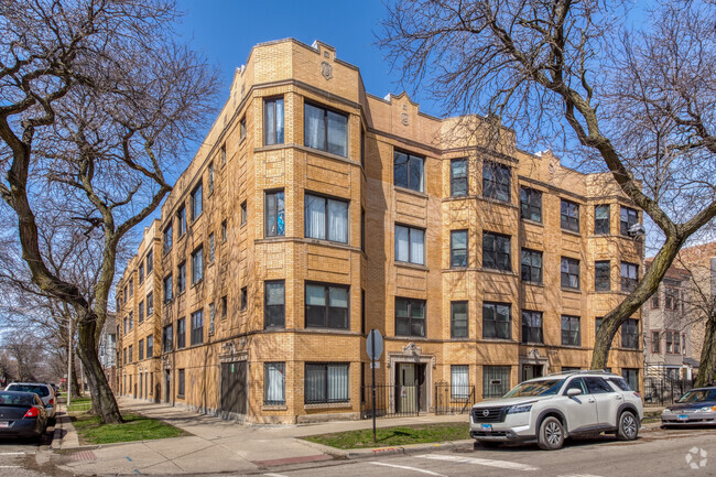 Building Photo - 3048 W Cortland St Rental