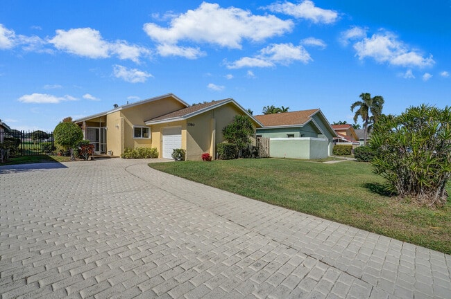 Photo - 1080 NW 20th Ave