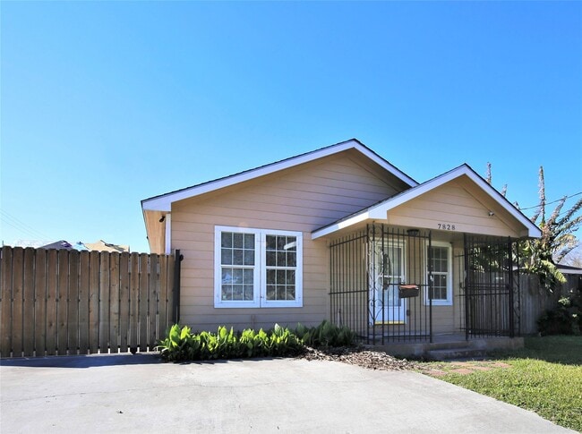 Building Photo - 7828 Scott St Rental