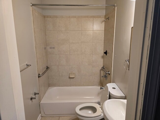 Photo - 615 Homestead St Unit 1B