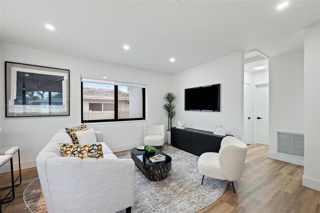 Photo - 1201 N 16th Ave