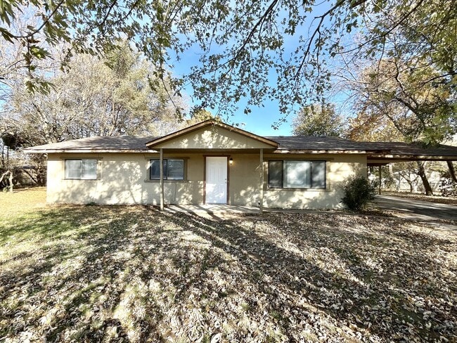 Building Photo - 67 Rungis Rd