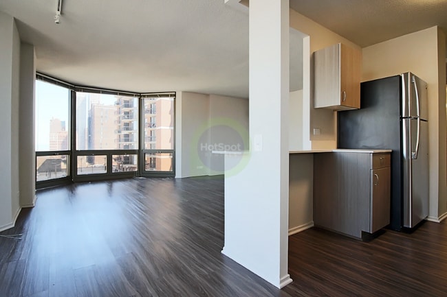 Photo - 73 W Elm St Condominio