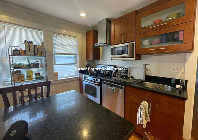 Building Photo - 19 Frederick Ave Unit 1 Rental