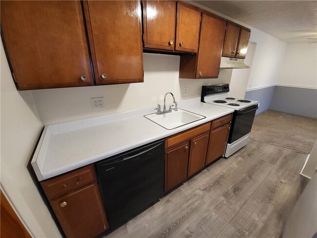 Photo - 7554 Victor Mendon Rd