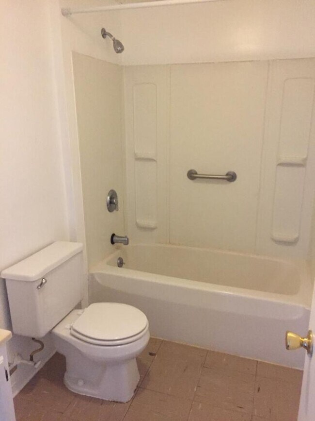 398 Main Street 32 Rental House Rental in Winsted, CT